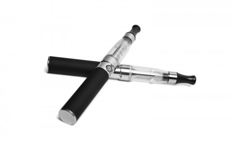 Listing Down the Practical Advantages of Using Electronic Cigarettes